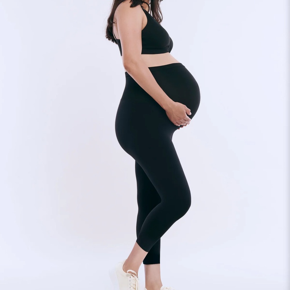 NWT Black Motherhood Maternity crop Leggings, size Small